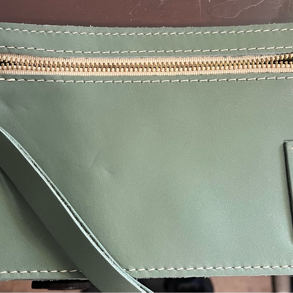 Portland Leather Adriana Pouch - Picture 3 of 5